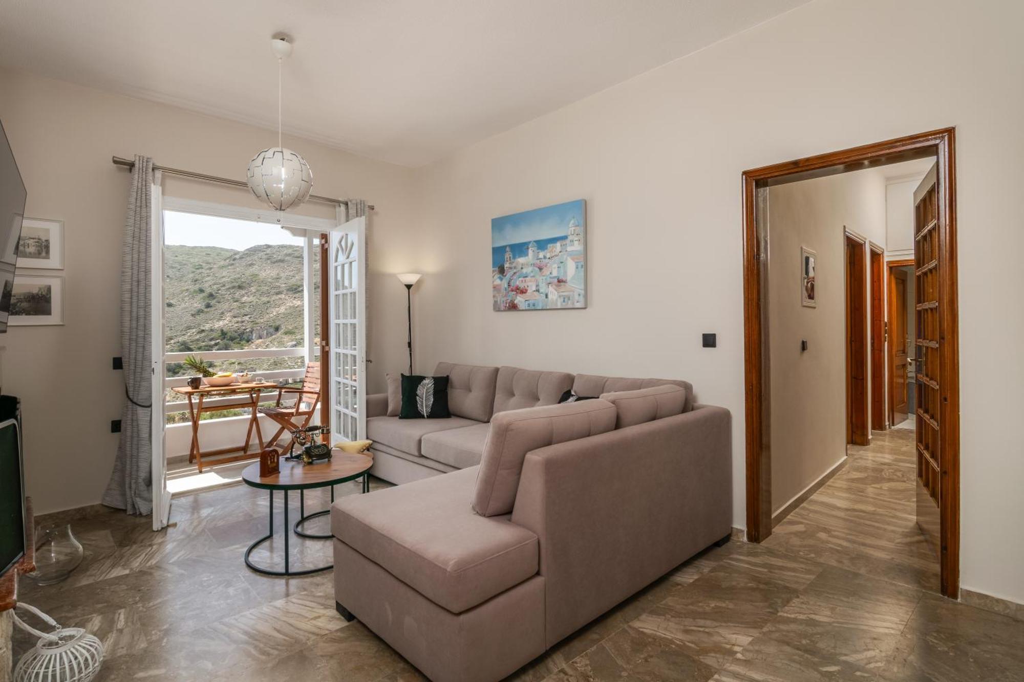 White Edge * Adamantas (Milos)