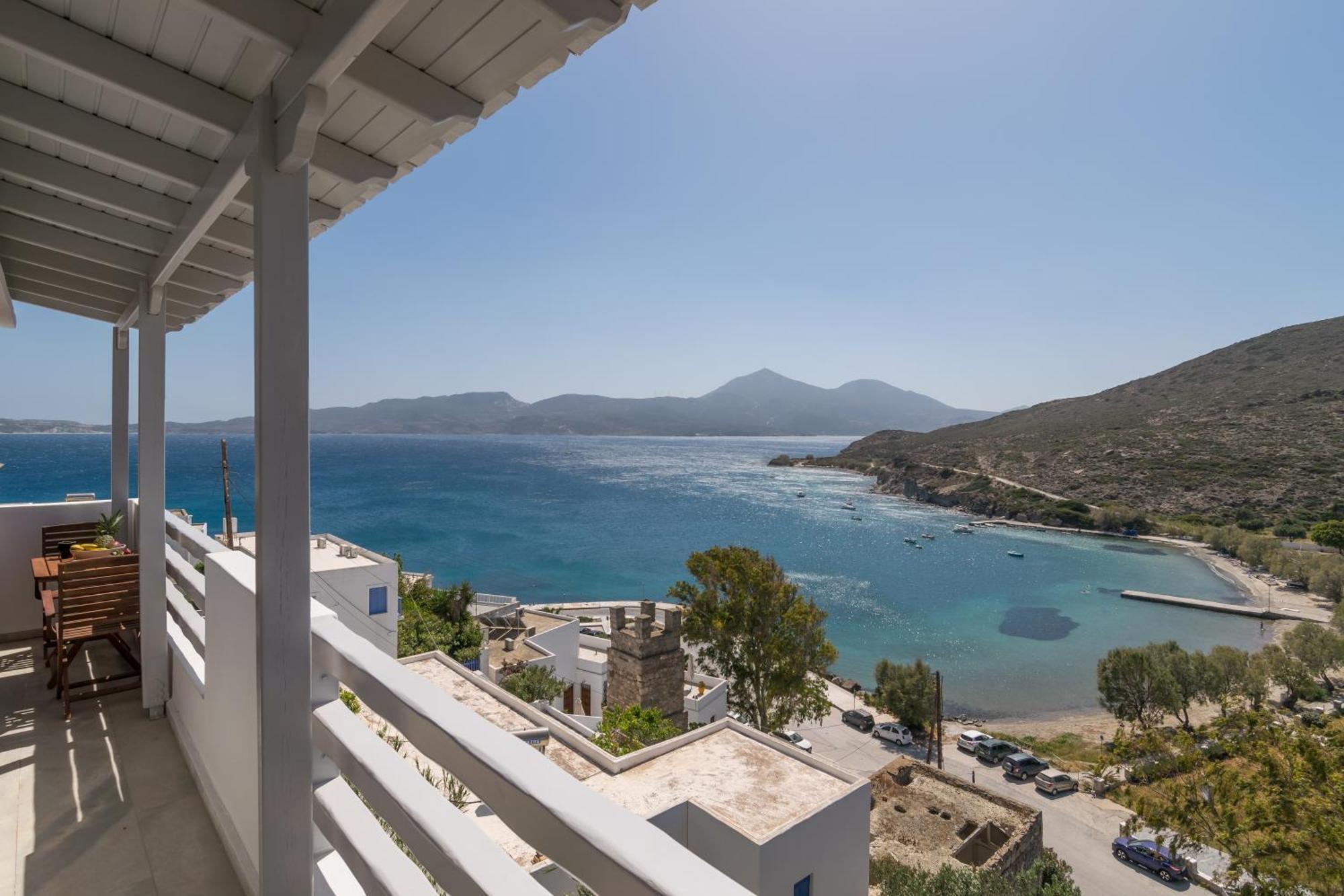 White Edge * Adamantas (Milos)