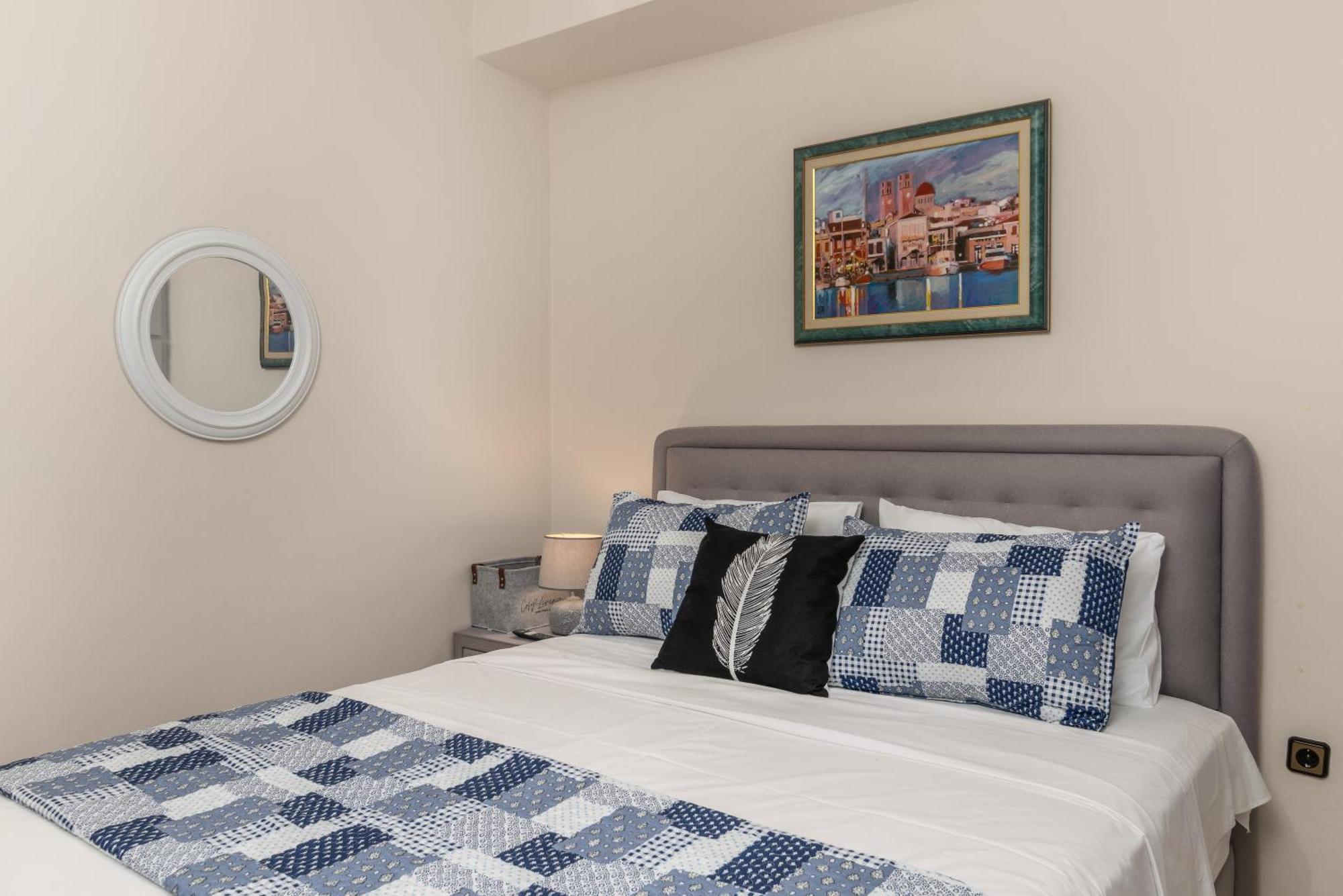 Apartment White Edge Adamantas (Milos)